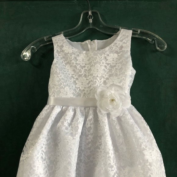 2/150$ - 6Y - flowergirl dresse - Picture 3 of 5
